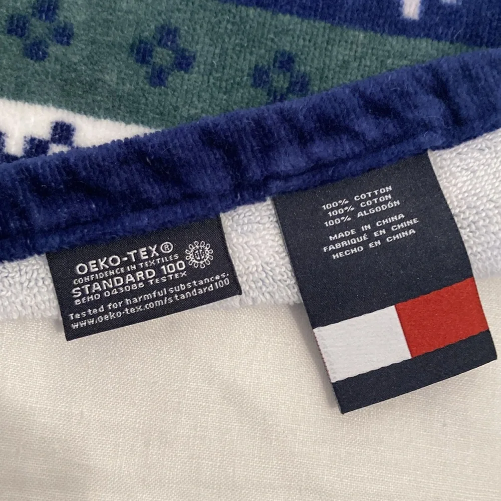Tommy Hilfiger  Snowflake Patterned hand towels set